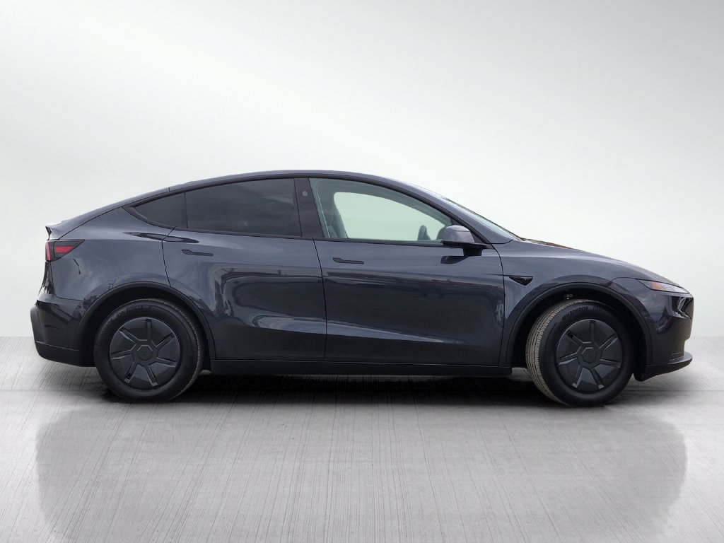 Used 2026 Tesla Model Y AWD image 3