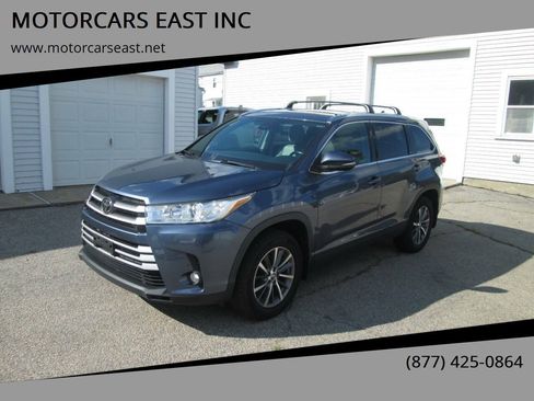 Used 2019 Toyota Highlander XLE AWD/4WD image 1