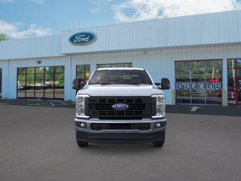 New 2026 Ford F250 XL w/ XL Chrome Package image 6