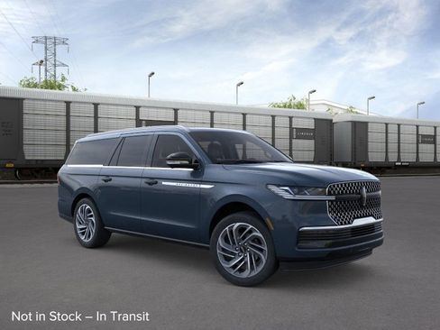 New 2026 Lincoln Navigator L Reserve image 7