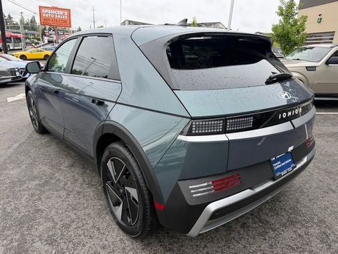 Certified 2025 Hyundai Ioniq 5 SE RWD image 3