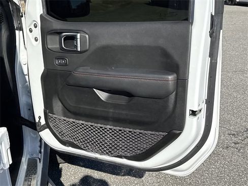 Used 2022 Jeep Wrangler Unlimited Rubicon image 14