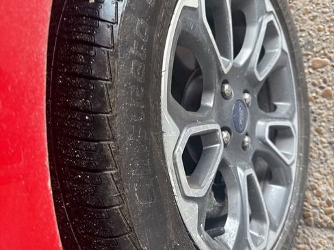 Used 2021 Ford EcoSport Titanium FWD image 2