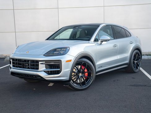 New 2026 Porsche Cayenne GTS image 1