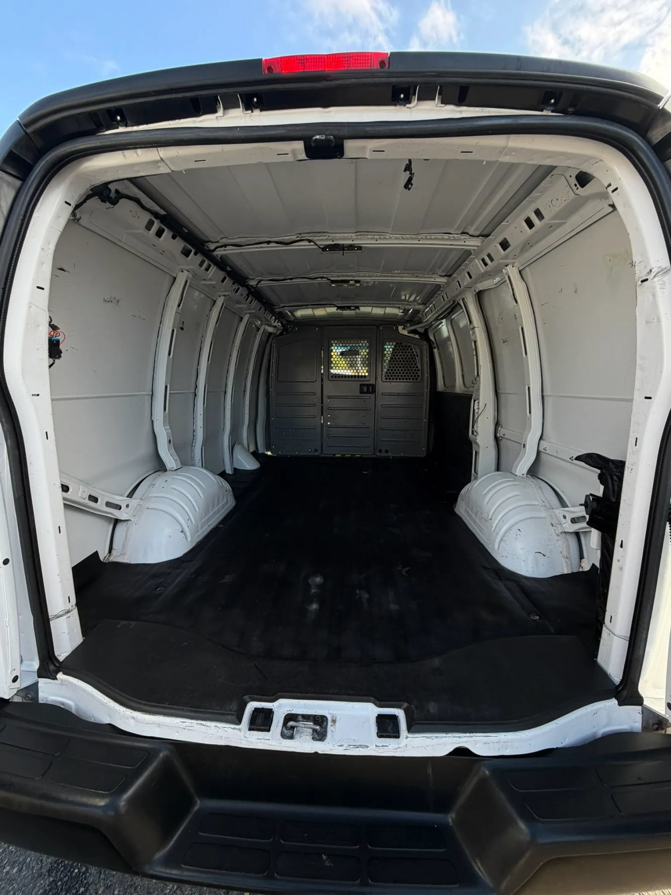 Used 2023 GMC Savana 2500 w/ Driver Convenience Package RWD image 18