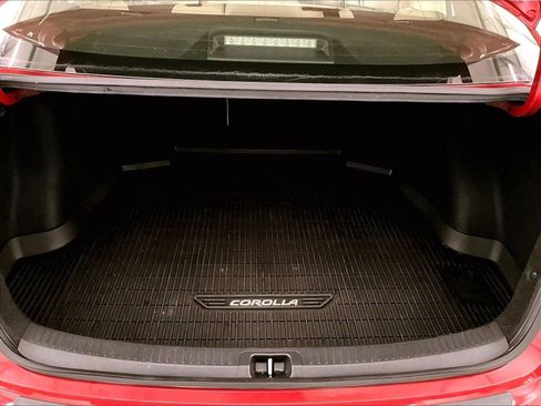 Used 2021 Toyota Corolla LE image 33