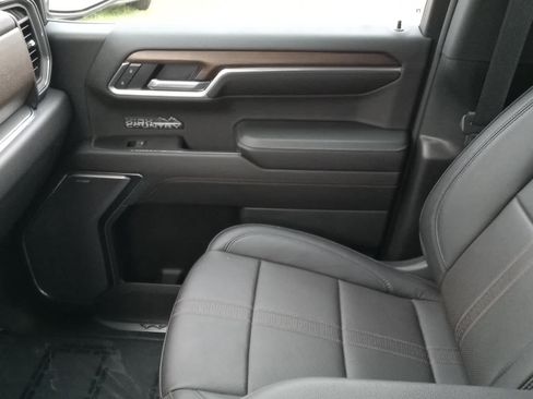 Used 2025 Chevrolet Silverado 1500 High Country w/ Midnight Edition AWD/4WD image 27