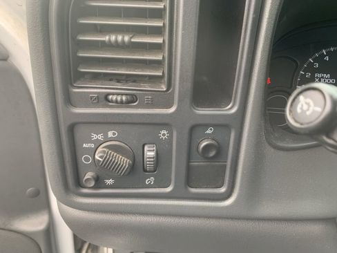 Used 2005 Chevrolet Silverado 1500 LS image 15