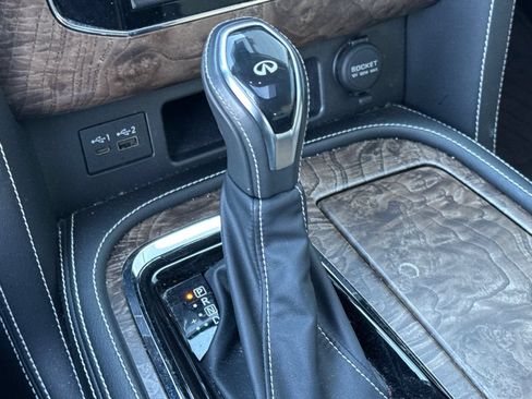 Used 2021 INFINITI QX80 Premium Select w/ All-Season Package AWD/4WD image 25