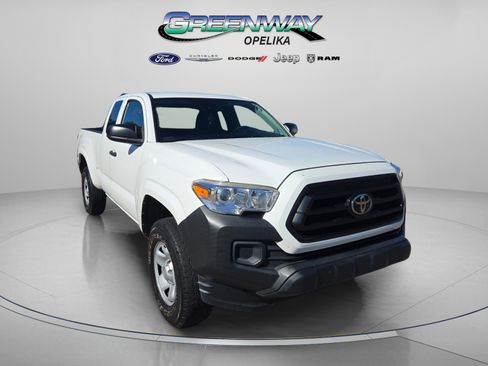 Used 2020 Toyota Tacoma SR image 1