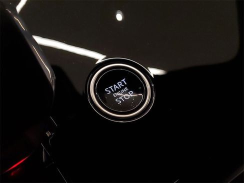 New 2025 Land Rover Range Rover Sport SE image 18