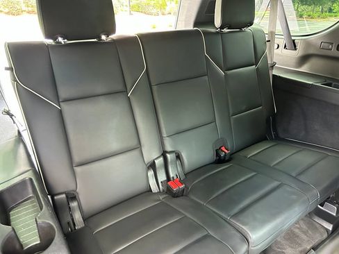 Used 2022 Cadillac Escalade ESV Premium Luxury w/ Performance Package AWD/4WD image 47