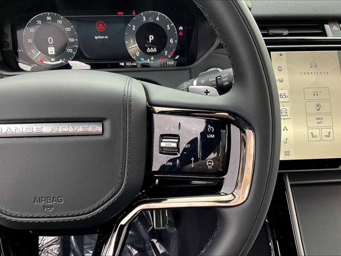 New 2025 Land Rover Range Rover Velar Dynamic SE image 18