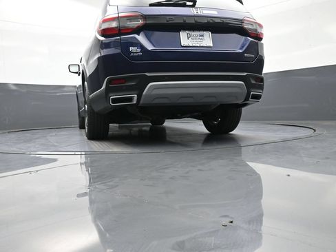 Certified 2024 Honda Pilot Touring image 34