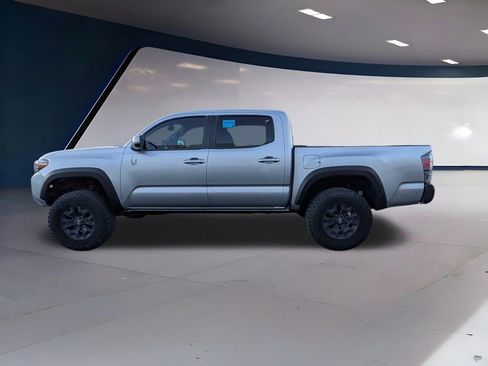 Used 2022 Toyota Tacoma TRD Off-Road image 6