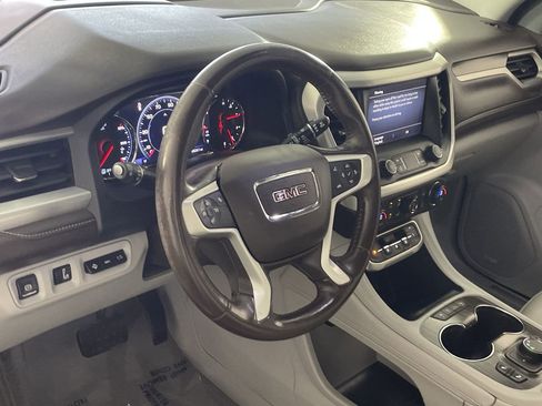 Used 2020 GMC Acadia SLT w/ Driver Alert Package II FWD image 11