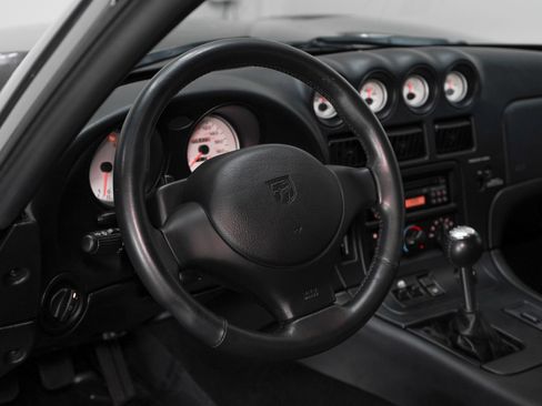 Used 2002 Dodge Viper GTS RWD image 36