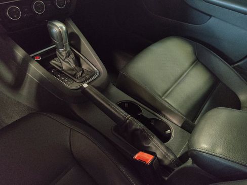 Used 2018 Volkswagen Jetta SEL image 26