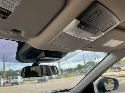 Used 2025 Nissan Rogue SV image 24