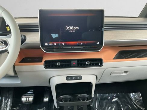 New 2025 Volkswagen ID. Buzz 1st Edition image 11