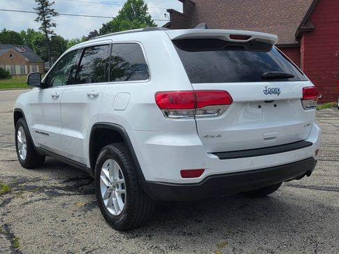 Used 2017 Jeep Grand Cherokee Laredo w/ Quick Order Package 23E AWD/4WD image 4