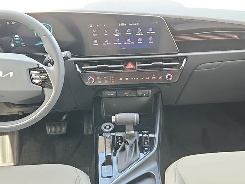 New 2026 Kia Niro EX FWD image 28