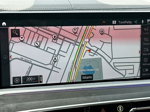 Used 2022 BMW X5 xDrive40i w/ M Sport Package image 13