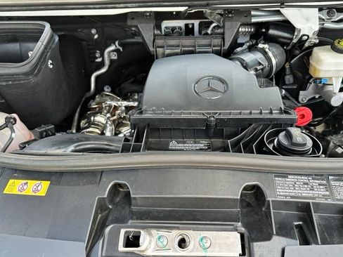 Used 2025 Mercedes-Benz Sprinter 2500 image 9