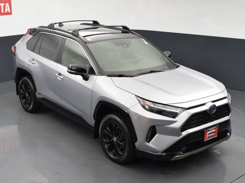 Used 2023 Toyota RAV4 XSE AWD/4WD image 29