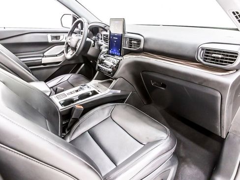 Used 2023 Ford Explorer Limited w/ Limited Technology Package RWD image 32