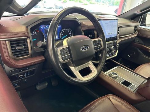 Used 2024 Ford Expedition Limited RWD image 15