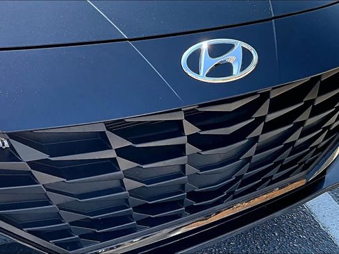 Used 2023 Hyundai Elantra SEL image 28