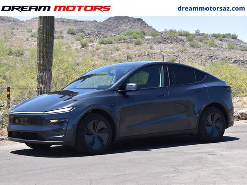 Used 2026 Tesla Model Y 2WD image 1