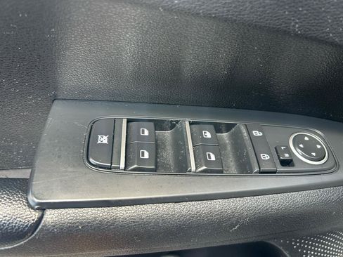 Used 2019 Kia Forte LXS FWD image 9