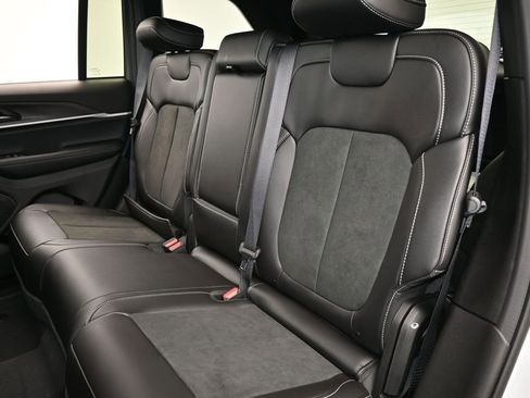 New 2026 Jeep Grand Cherokee Altitude image 26