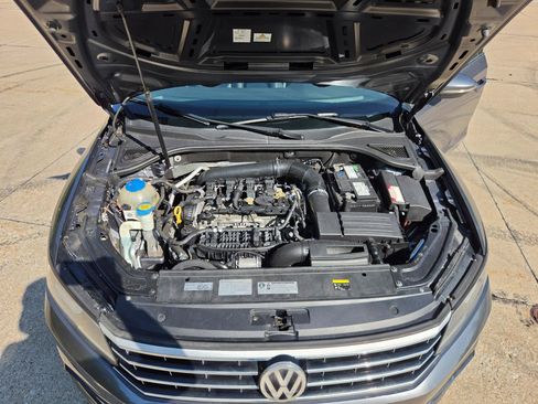 Used 2016 Volkswagen Passat 1.8T SE FWD image 37