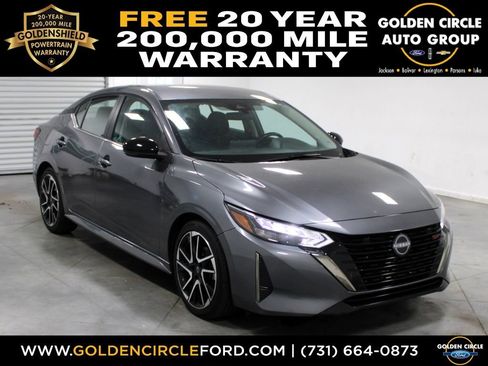Used 2025 Nissan Sentra SR FWD image 1