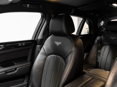Used 2012 Bentley Mulsanne w/ Premiere Specification Pkg image 12