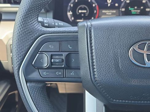Used 2024 Toyota Tacoma TRD Off-Road AWD/4WD image 17