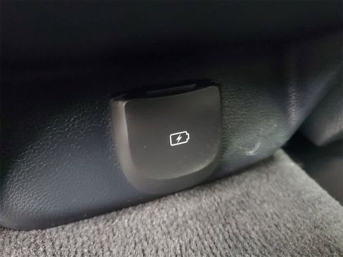 Used 2025 Genesis GV70 2.5T image 13