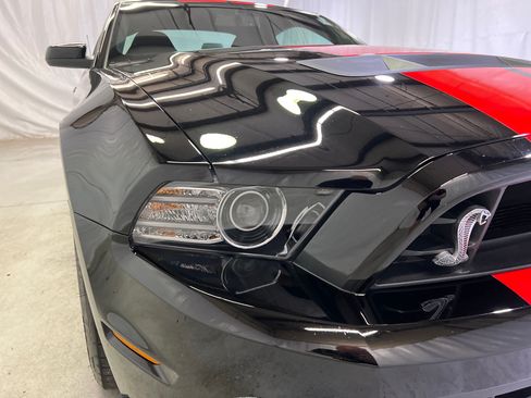 Used 2013 Ford Mustang Shelby GT500 RWD image 5