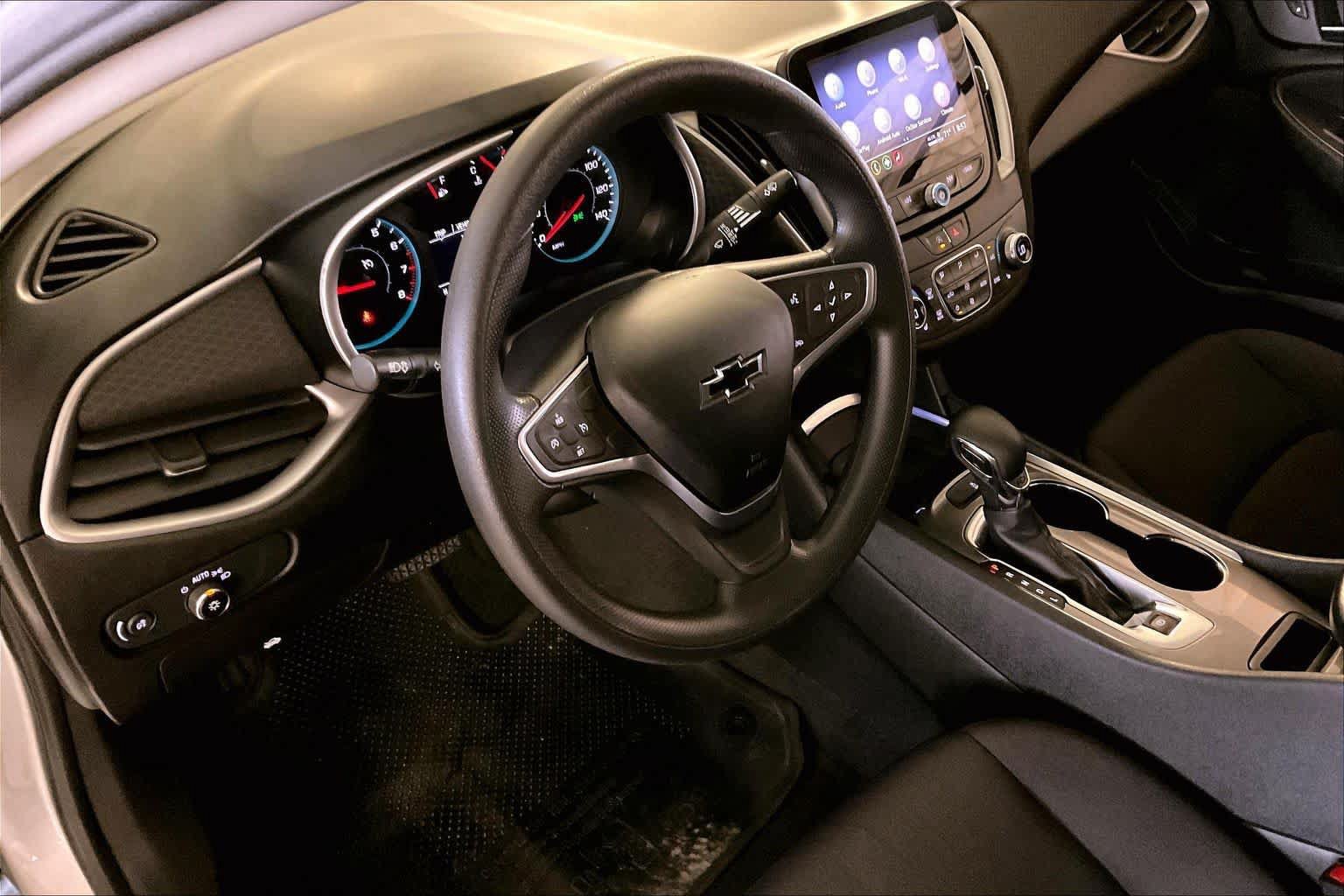 Used 2022 Chevrolet Malibu LT FWD image 15