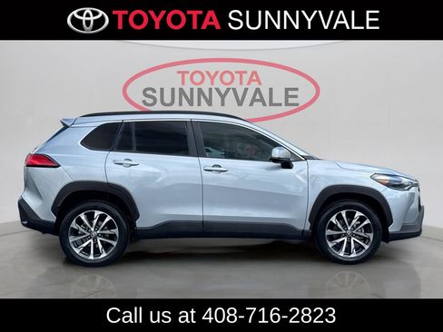 Used 2022 Toyota Corolla Cross XLE FWD image 9