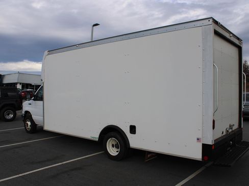 Used 2023 Ford E-450 and Econoline 450 Super Duty w/ Driver's Safety Package image 6