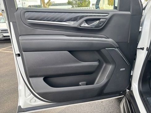 Used 2024 GMC Yukon XL Denali image 5