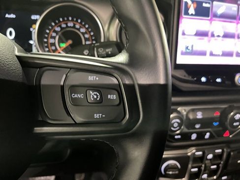 Used 2021 Jeep Gladiator Sport image 23