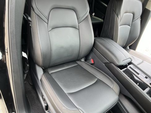 Used 2024 Nissan Pathfinder SL FWD image 28