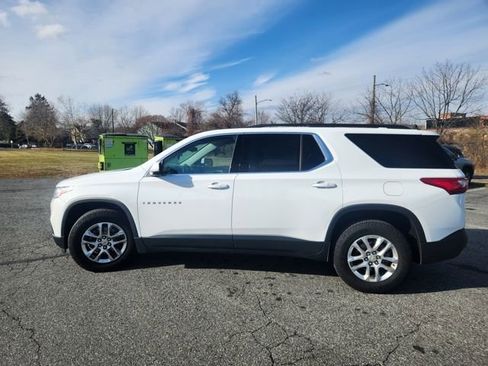 Used 2021 Chevrolet Traverse LT image 5