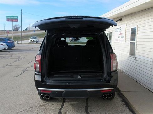 Used 2021 Chevrolet Suburban High Country image 9