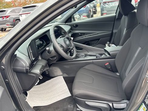 New 2025 Hyundai Elantra Sport image 9